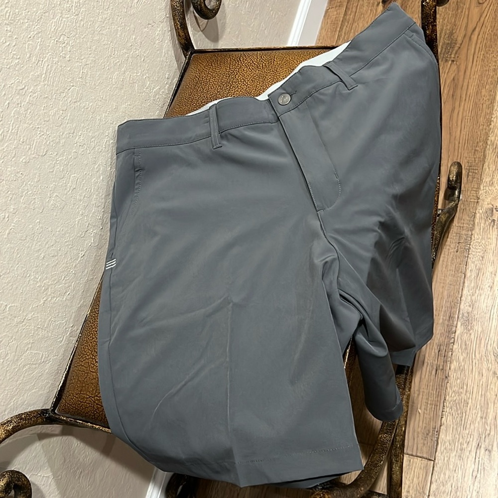 Brand New Adidas Ultimate 365 Gray Lightweight Stretch Golf Activewear Shorts!